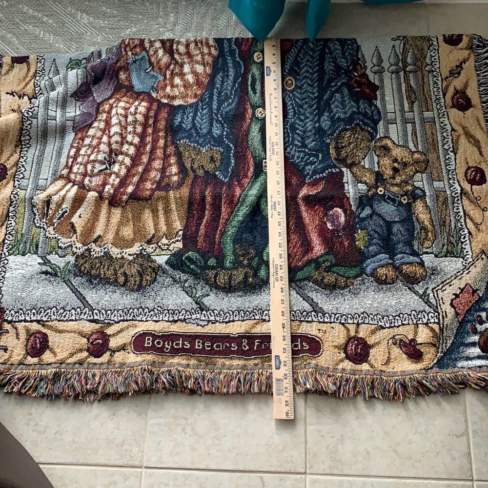 Boyd’s Bears & Friends tapestry throw NWOT